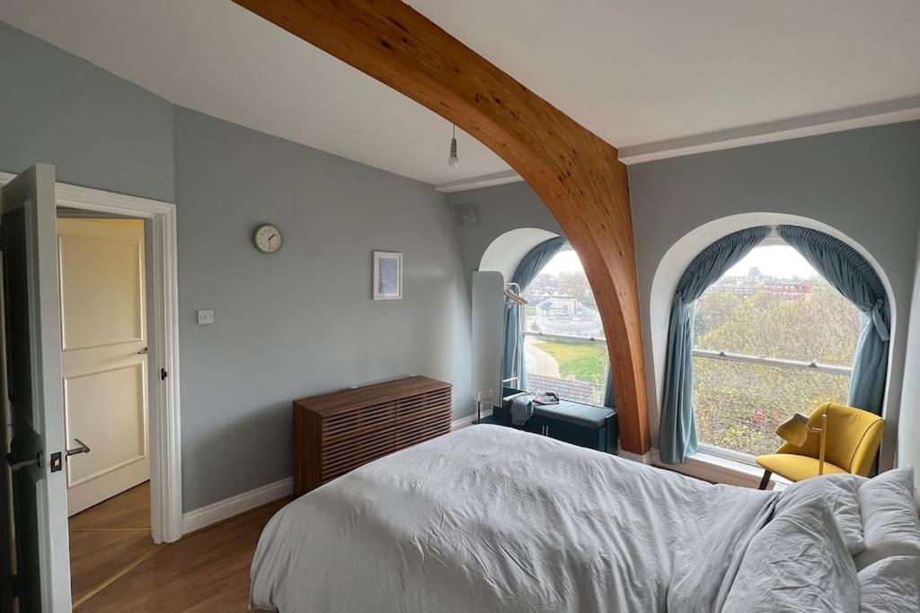Peaceful Bright City Hide Away With Parking Apartamento *