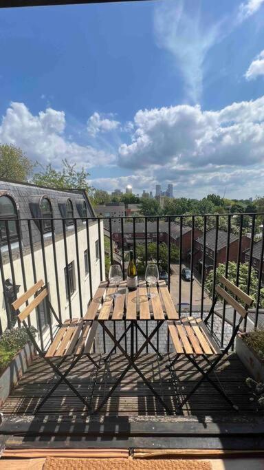 Apartamento Peaceful Bright City Hide Away With Parking *