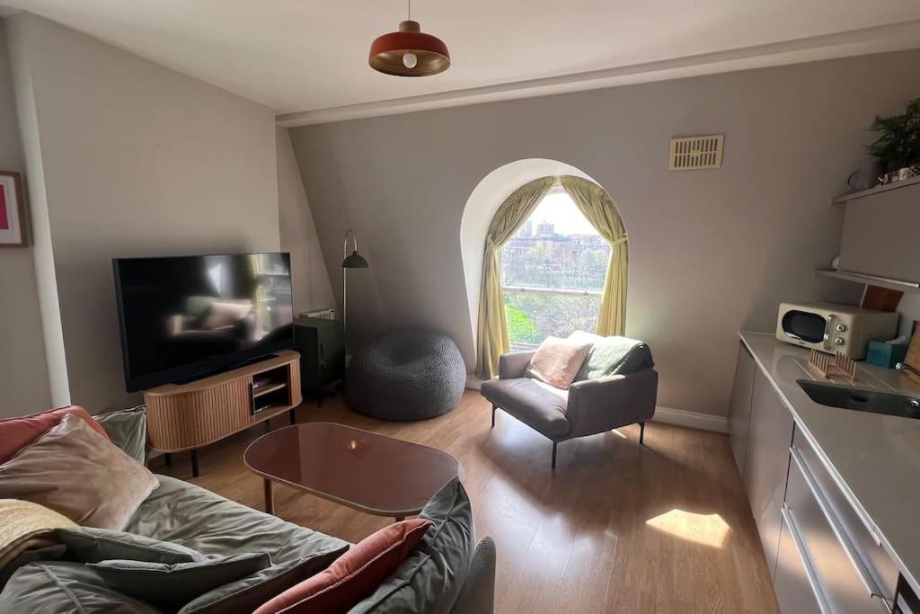 Peaceful Bright City Hide Away With Parking * Londres