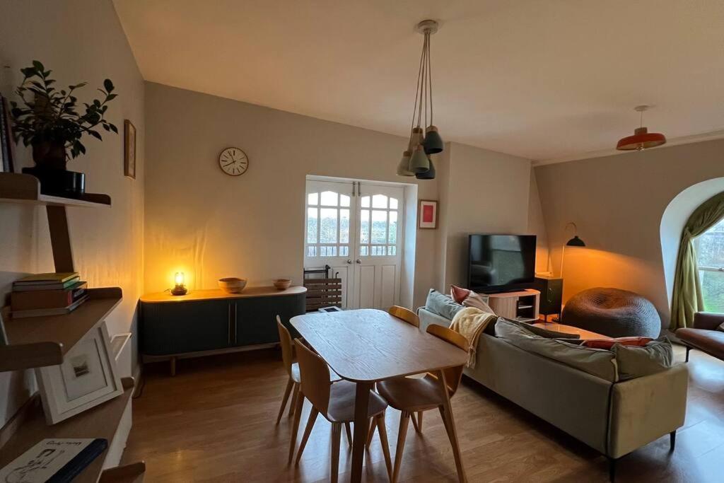 Peaceful Bright City Hide Away With Parking Londres