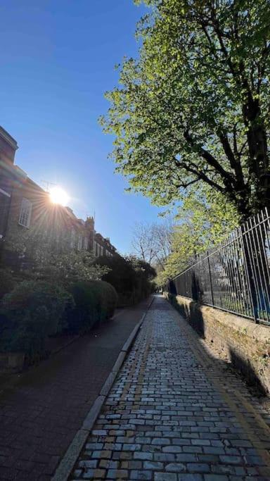 Peaceful Bright City Hide Away With Parking * Londres